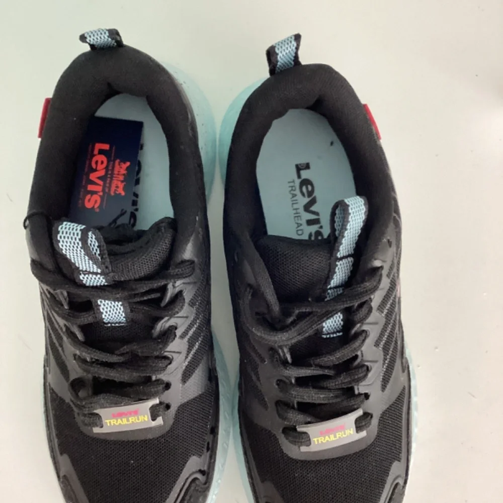 REDUCED NWT LEVI’S Women’s Black and Blue trail running shoes Sz 6.5